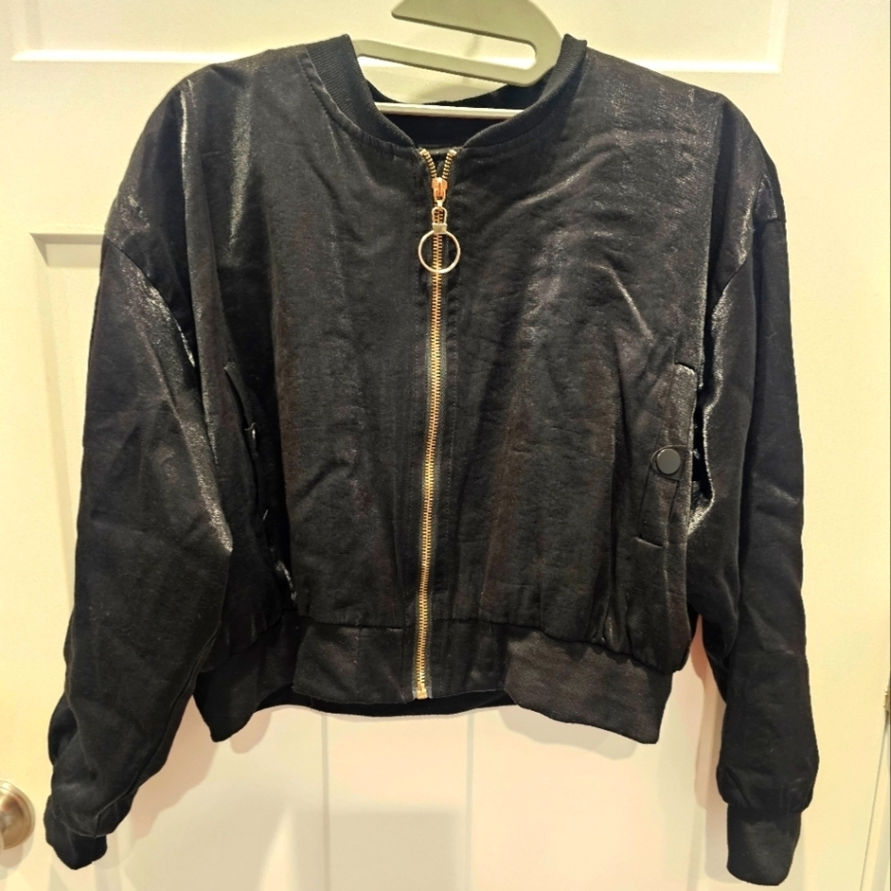 Black Metallic Bomber Jacket Women’s M/L Zip Front Ruffle Back Harajuku Goth Str